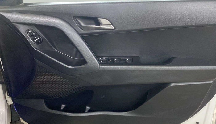 2017 Hyundai Creta SX PLUS 1.6 PETROL DUAL TONE, CNG, Manual, 35,117 km, Driver Side Door Panels Control