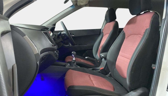 2017 Hyundai Creta SX PLUS 1.6 PETROL DUAL TONE, CNG, Manual, 35,117 km, Right Side Front Door Cabin