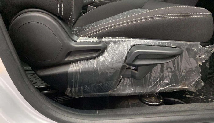 2020 Tata Tiago XZ PLUS PETROL, Petrol, Manual, 11,464 km, Driver Side Adjustment Panel