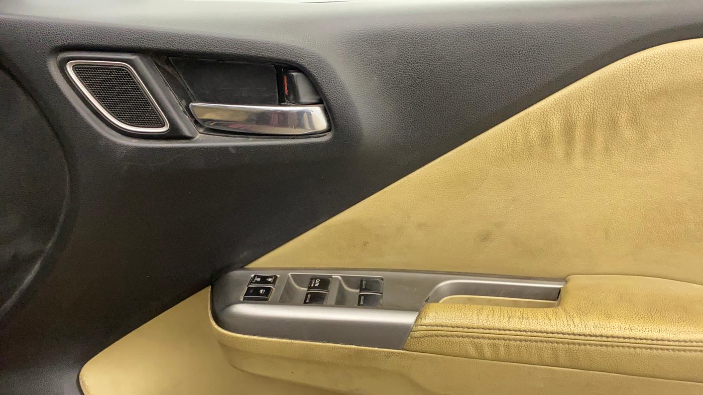 2018 Honda City 1.5L I-VTEC VX CVT, Petrol, Automatic, 1,17,590 km, Driver Side Door Panels Control