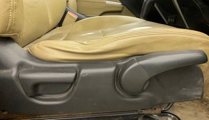 2018 Honda City 1.5L I-VTEC VX CVT, Petrol, Automatic, 1,17,590 km, Driver Side Adjustment Panel