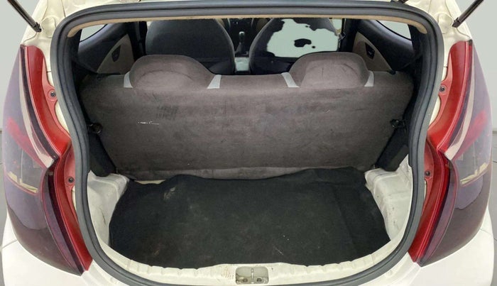 2017 Hyundai Eon ERA +, Petrol, Manual, 50,994 km, Boot Inside