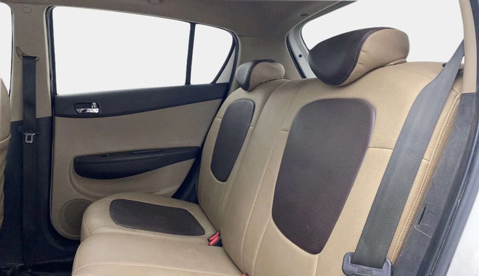 2013 Hyundai i20 SPORTZ 1.2, Petrol, Manual, 37,133 km, Right Side Rear Door Cabin