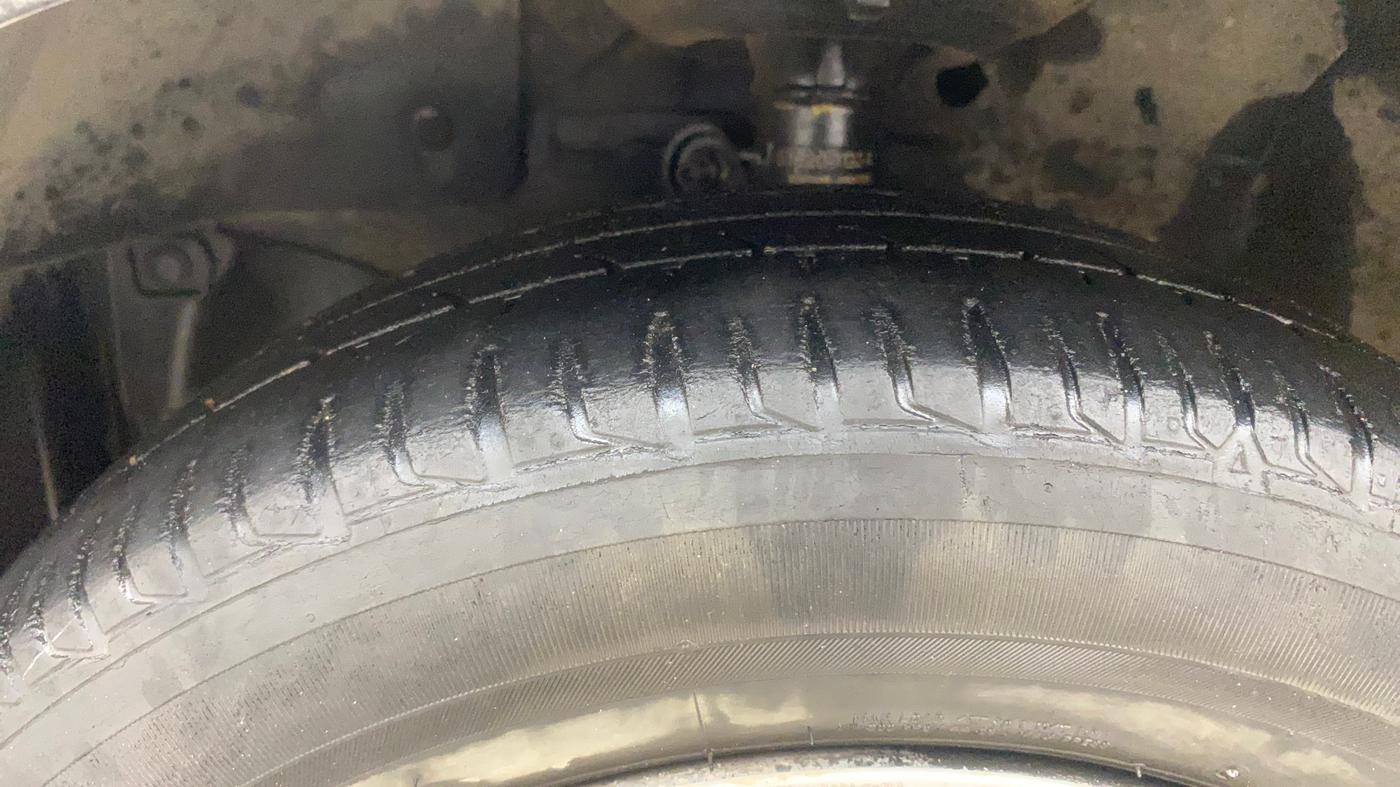 2014 Honda Brio S MT, Petrol, Manual, 81,093 km, Left Front Tyre Tread