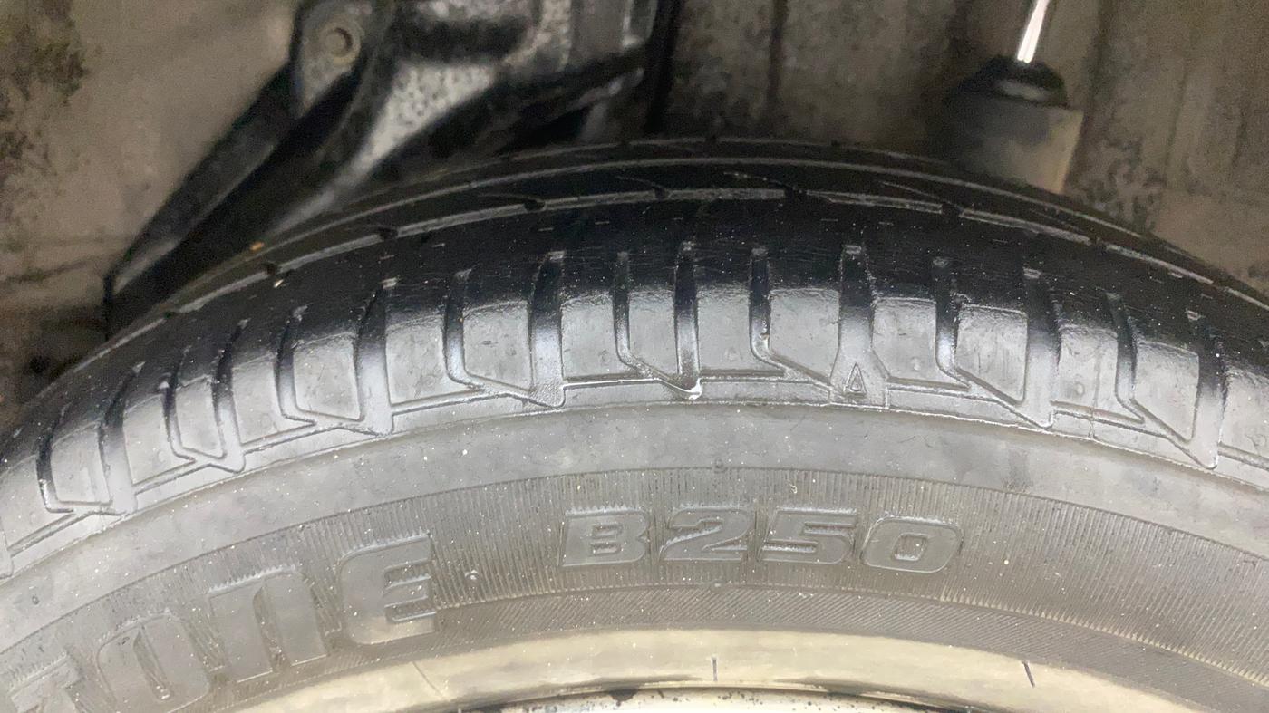 2014 Honda Brio S MT, Petrol, Manual, 81,093 km, Left Rear Tyre Tread