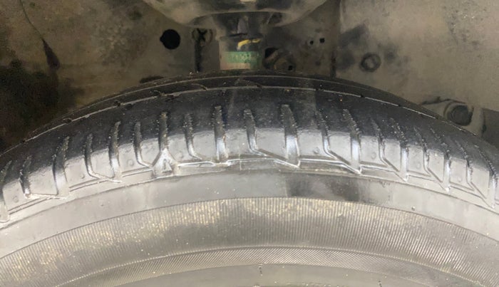 2014 Honda Brio S MT, Petrol, Manual, 80,961 km, Right Front Tyre Tread