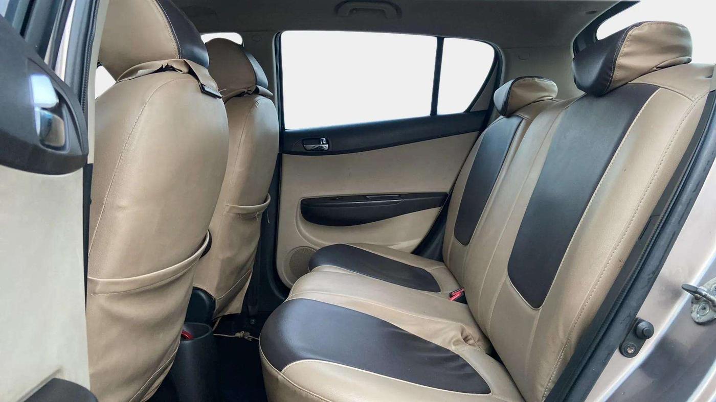 2013 Hyundai i20 ASTA 1.2, Petrol, Manual, 79,439 km, Right Side Rear Door Cabin