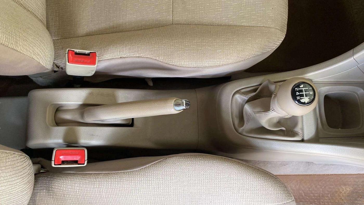 2015 Maruti Swift Dzire VDI ABS, Diesel, Manual, 85,089 km, Gear Lever
