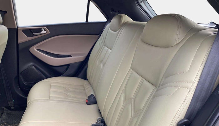 2019 Hyundai Elite i20 MAGNA PLUS 1.2, Petrol, Manual, 31,914 km, Right Side Rear Door Cabin