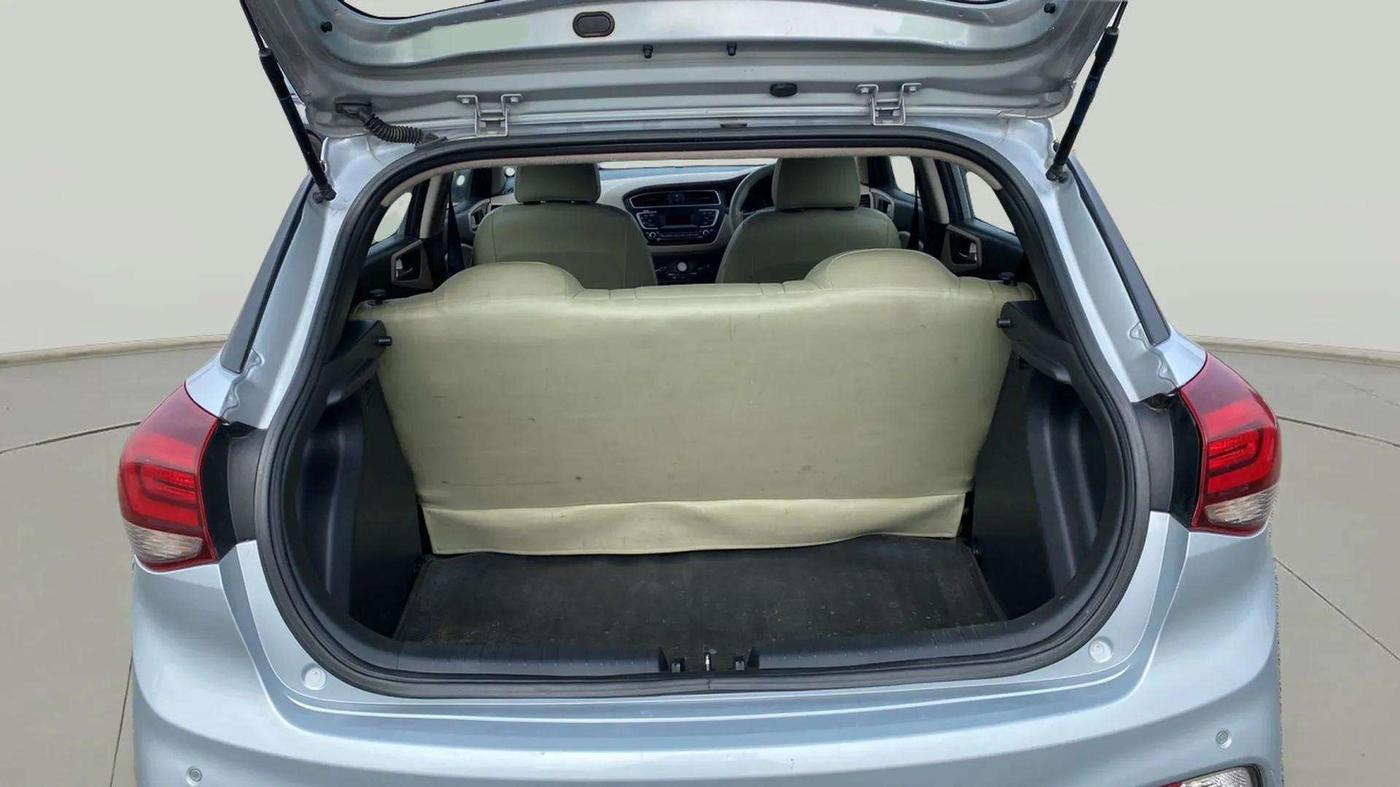 2019 Hyundai Elite i20 MAGNA PLUS 1.2, Petrol, Manual, 31,914 km, Boot Inside