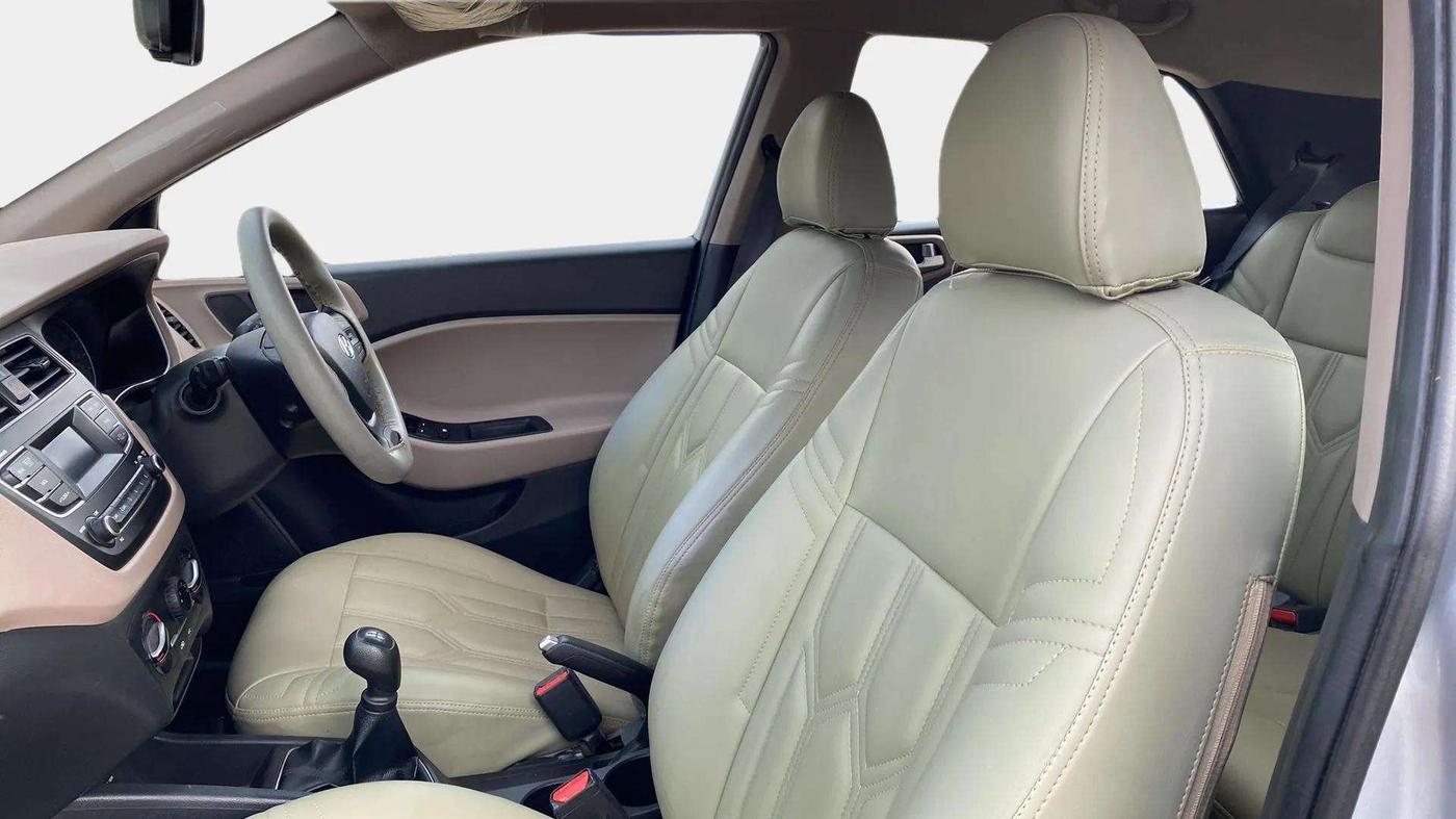 2019 Hyundai Elite i20 MAGNA PLUS 1.2, Petrol, Manual, 31,914 km, Right Side Front Door Cabin