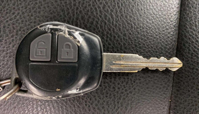 2014 Maruti Swift ZXI, Petrol, Manual, 68,302 km, Key Close Up