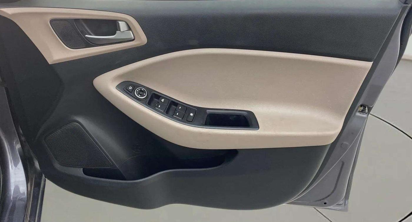 2018 Hyundai Elite i20 ASTA 1.2 (O), Petrol, Manual, 90,975 km, Driver Side Door Panels Control