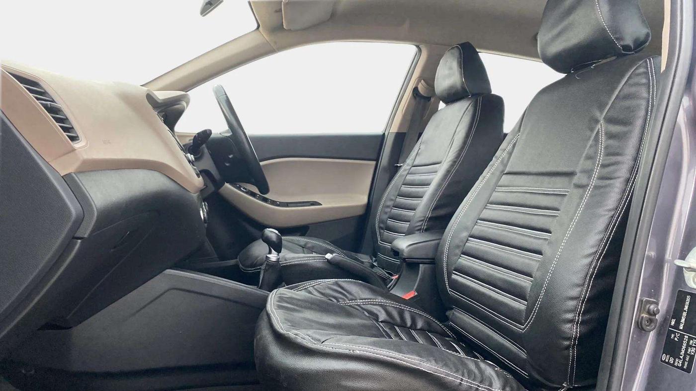2018 Hyundai Elite i20 ASTA 1.2 (O), Petrol, Manual, 90,975 km, Right Side Front Door Cabin