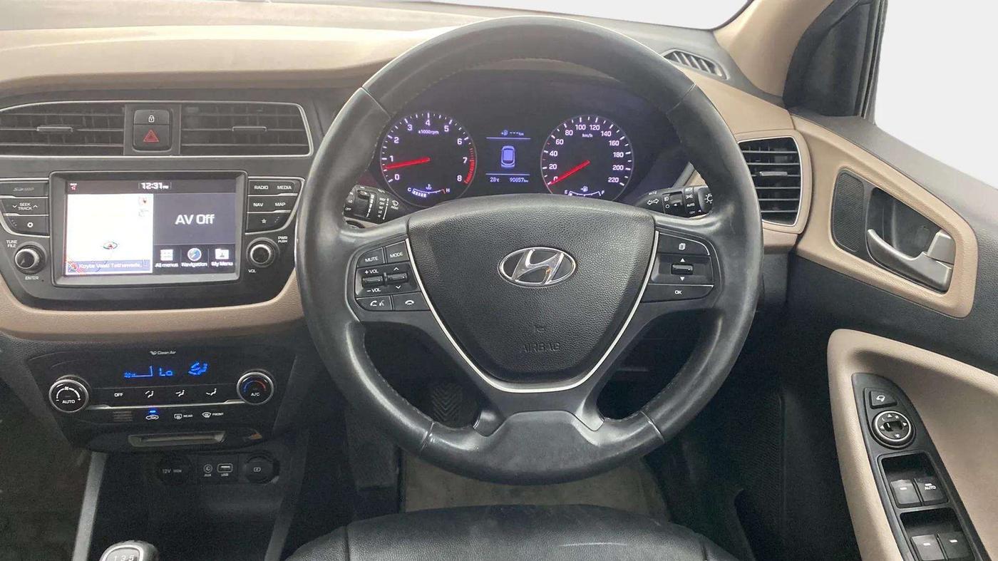 2018 Hyundai Elite i20 ASTA 1.2 (O), Petrol, Manual, 90,975 km, Steering Wheel Close Up