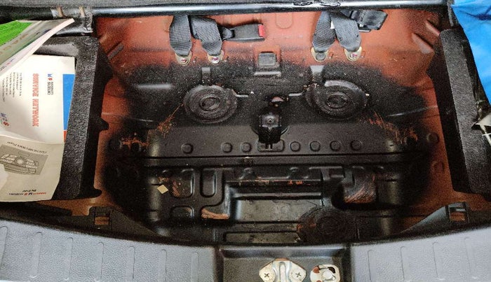 2013 Maruti Wagon R 1.0 VXI, Petrol, Manual, 10,308 km, Boot floor - Minor crack