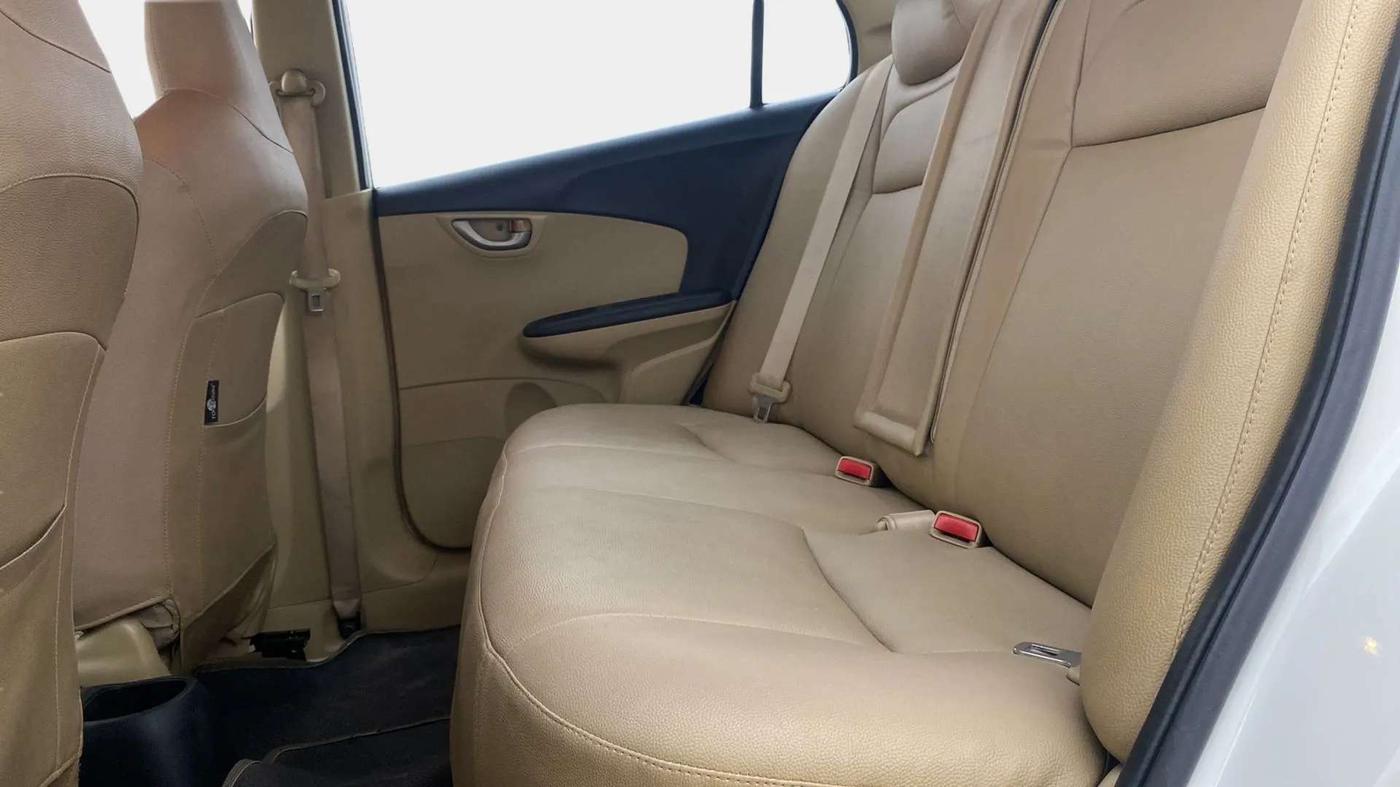 2015 Honda Amaze 1.2L I-VTEC VX, Petrol, Manual, 65,383 km, Right Side Rear Door Cabin