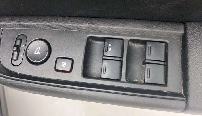 2017 Honda BR-V 1.5L I-VTEC S, Petrol, Manual, 19,004 km, Right front window switch / handle - Power window makes minor noise