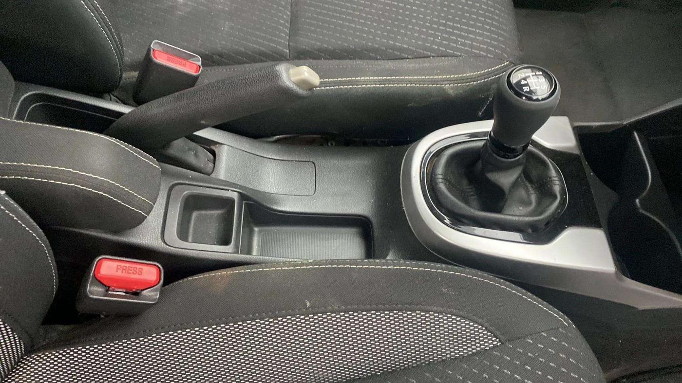 2017 Honda WR-V 1.2L I-VTEC VX MT, Petrol, Manual, 28,012 km, Gear Lever