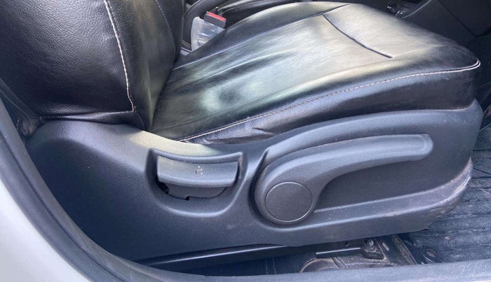 2018 Hyundai Elite i20 ASTA 1.2 (O), Petrol, Manual, 77,588 km, Driver Side Adjustment Panel
