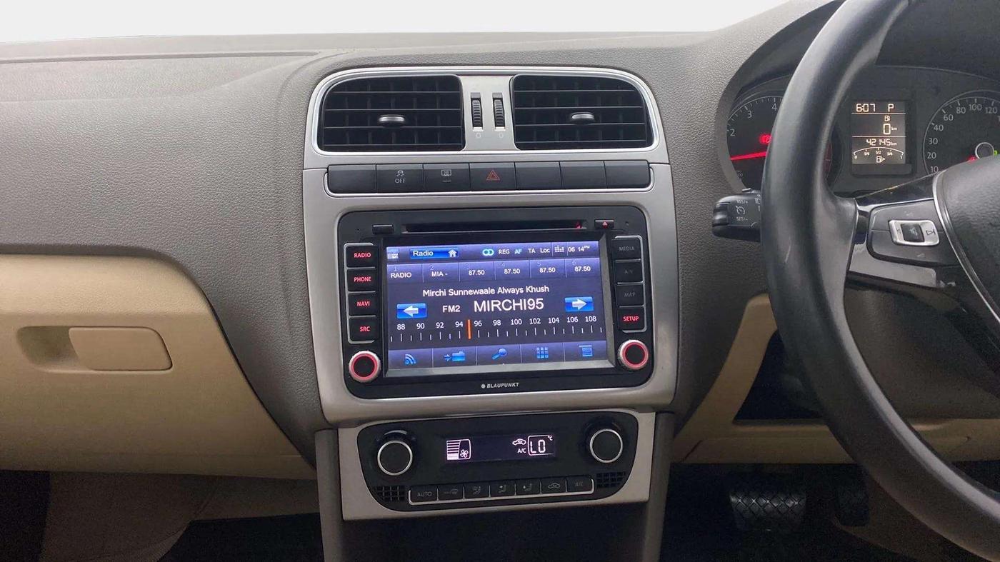2015 Volkswagen Vento HIGHLINE PETROL AT, Petrol, Automatic, 42,180 km, Air Conditioner