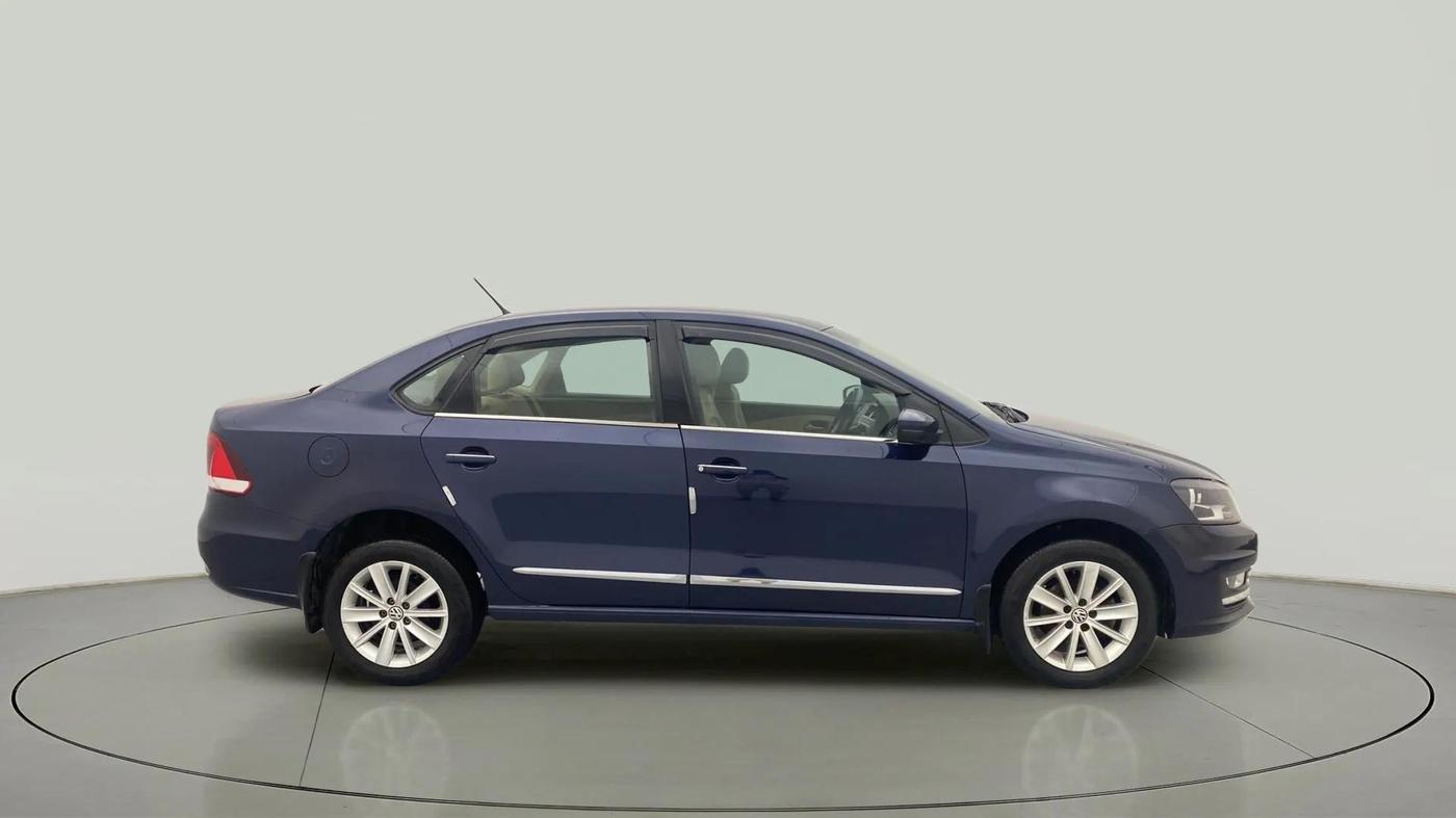 2015 Volkswagen Vento HIGHLINE PETROL AT, Petrol, Automatic, 42,180 km, Right Side View