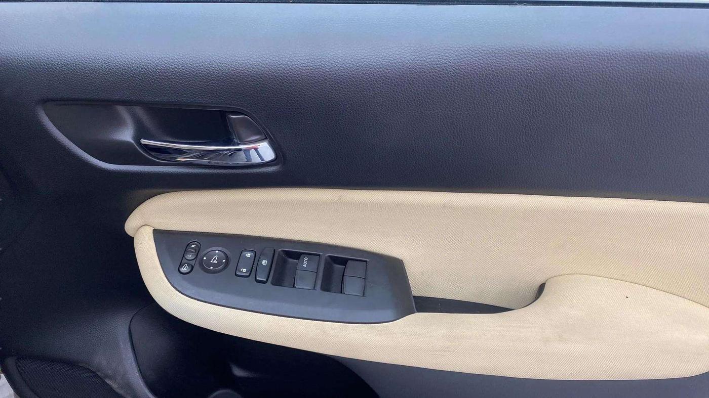 2022 Honda City 1.5L I-VTEC VX, Petrol, Manual, 14,026 km, Driver Side Door Panels Control
