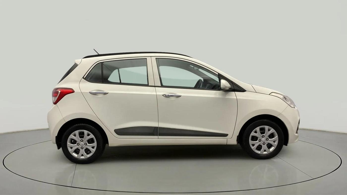 2013 Hyundai Grand i10 SPORTZ 1.2 KAPPA VTVT, Petrol, Manual, 84,841 km, Right Side View