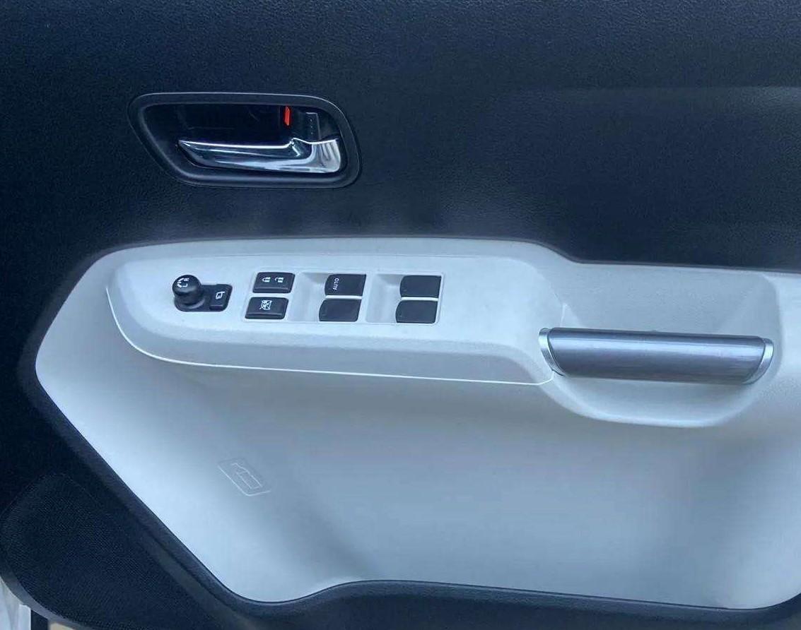 2022 Maruti IGNIS ZETA 1.2, Petrol, Manual, 7,156 km, Driver Side Door Panels Control