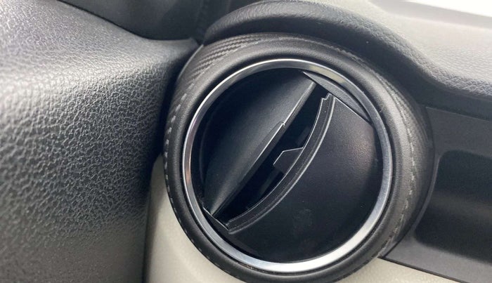 2018 Maruti IGNIS DELTA 1.2, Petrol, Manual, 30,201 km, AC Unit - Front vent has minor damage