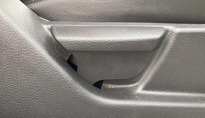 2015 Hyundai Eon ERA +, Petrol, Manual, 75,228 km, Driver Side Adjustment Panel