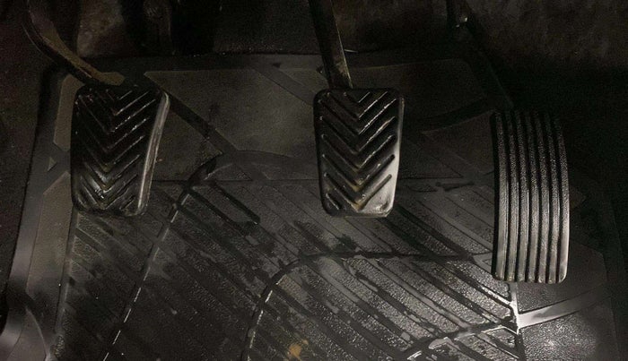 2015 Hyundai Eon ERA +, Petrol, Manual, 75,228 km, Pedals