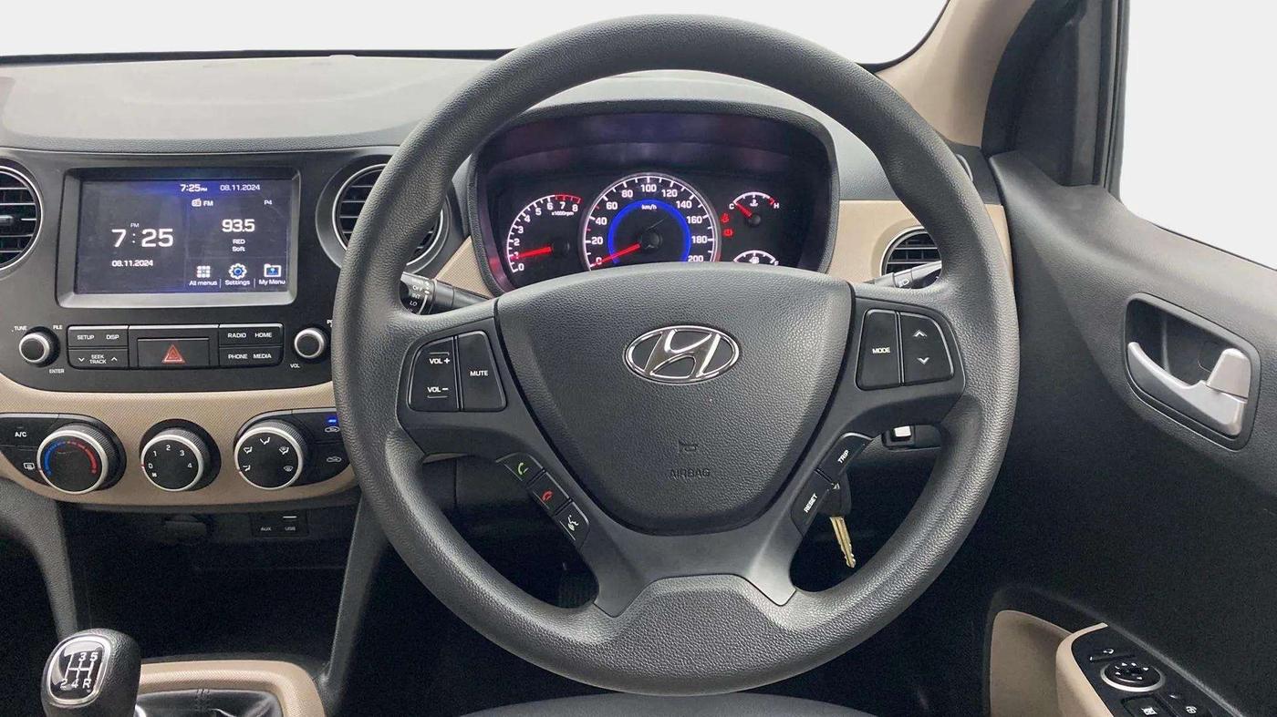 2017 Hyundai Grand i10 SPORTZ (O) 1.2 KAPPA VTVT, Petrol, Manual, 33,580 km, Steering Wheel Close Up