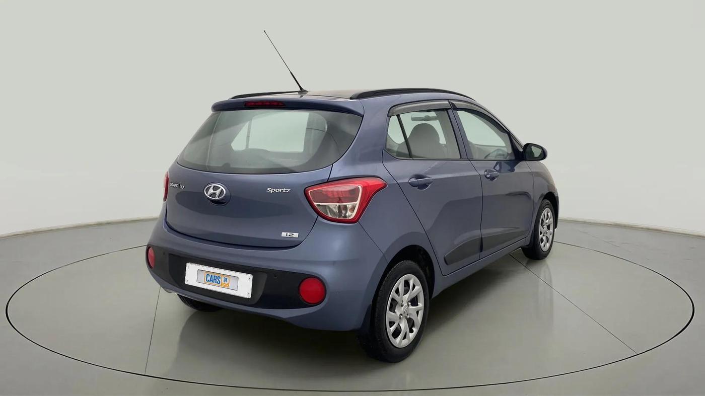 2017 Hyundai Grand i10 SPORTZ (O) 1.2 KAPPA VTVT, Petrol, Manual, 33,580 km, Right Back Diagonal