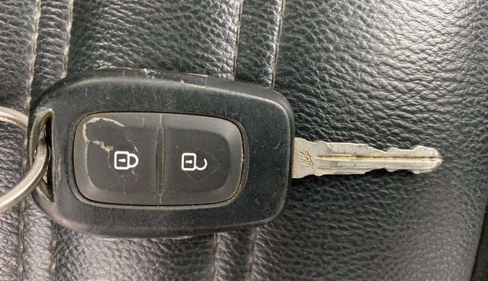 2019 Renault TRIBER RXT, Petrol, Manual, 53,253 km, Key Close Up