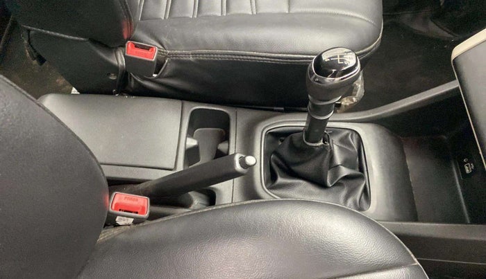 2019 Renault TRIBER RXT, Petrol, Manual, 53,253 km, Gear Lever