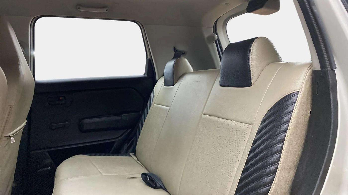 2019 Maruti New Wagon-R LXI CNG 1.0, CNG, Manual, 91,839 km, Right Side Rear Door Cabin