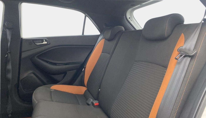 2016 Hyundai i20 Active 1.2 SX, Petrol, Manual, 19,036 km, Right Side Rear Door Cabin