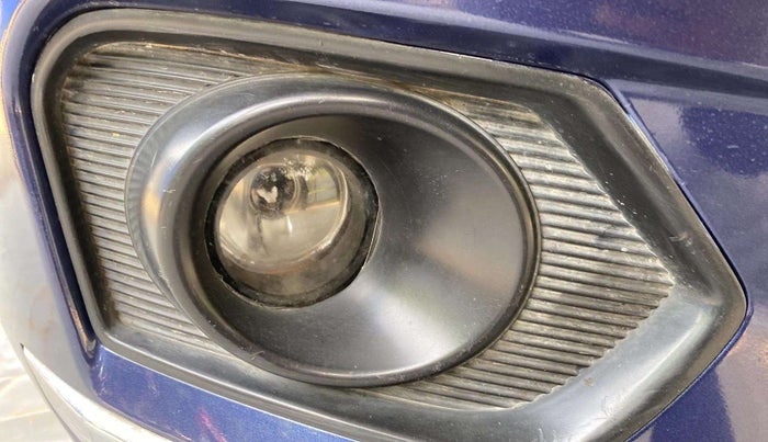 2017 Maruti Dzire VDI, Diesel, Manual, 95,240 km, Right fog light - Fog light not working