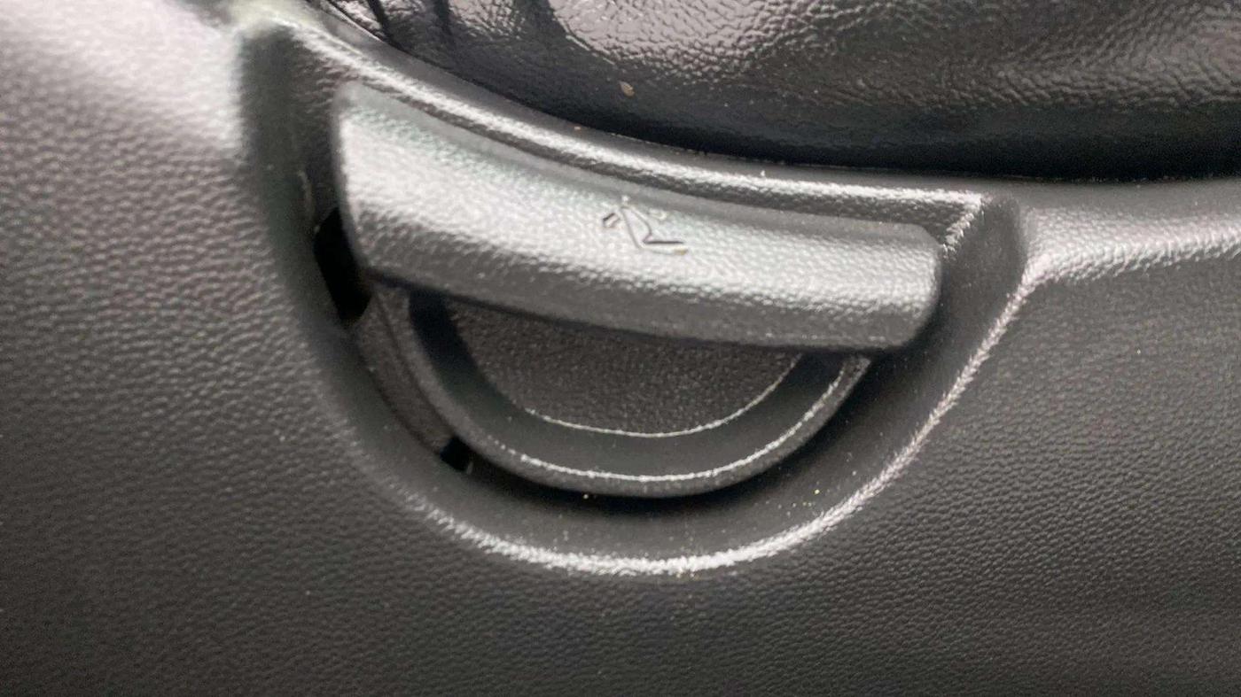 2017 Hyundai Grand i10 SPORTZ (O) AT 1.2 KAPPA VTVT, Petrol, Automatic, 81,463 km, Driver Side Adjustment Panel