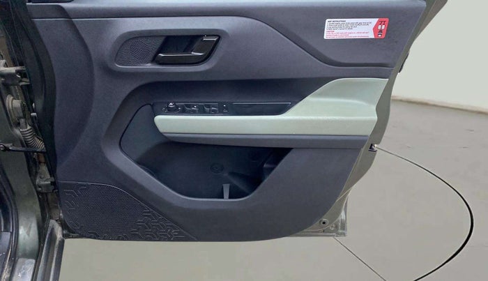 2022 Tata PUNCH  ACCOMPLISHED AMT CAMO EDITION, Petrol, Automatic, 8,134 km, Driver Side Door Panels Control