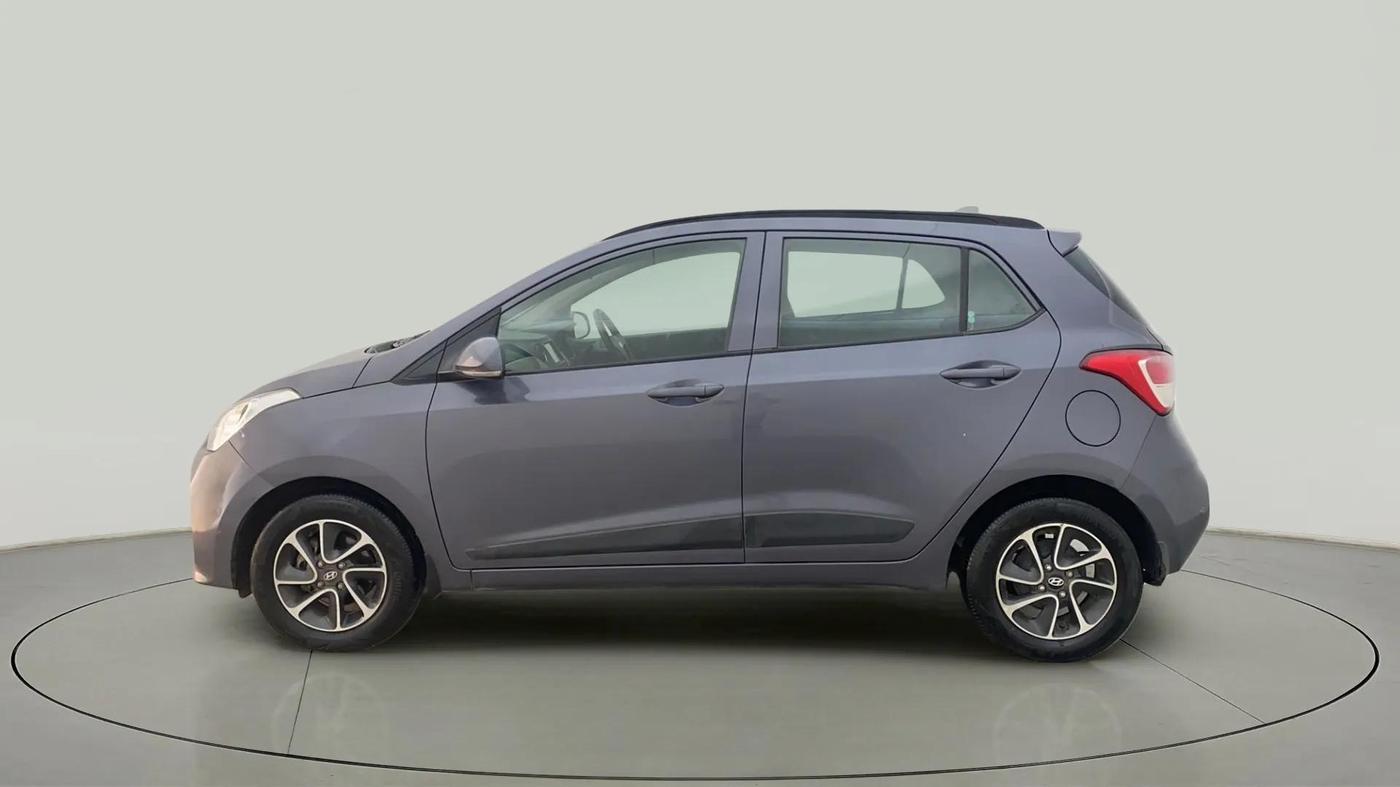2017 Hyundai Grand i10 SPORTZ (O) AT 1.2 KAPPA VTVT, Petrol, Automatic, 61,569 km, Left Side