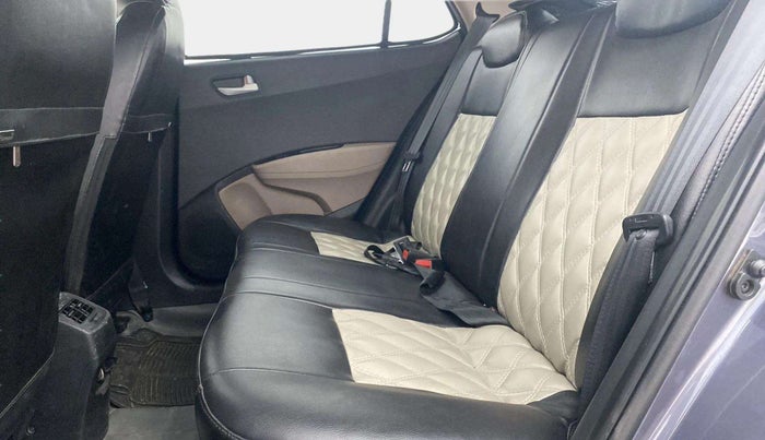 2017 Hyundai Grand i10 SPORTZ (O) AT 1.2 KAPPA VTVT, Petrol, Automatic, 61,569 km, Right Side Rear Door Cabin