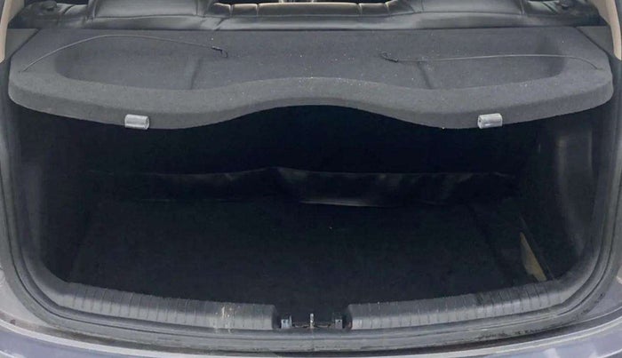 2017 Hyundai Grand i10 SPORTZ (O) AT 1.2 KAPPA VTVT, Petrol, Automatic, 61,569 km, Boot Inside