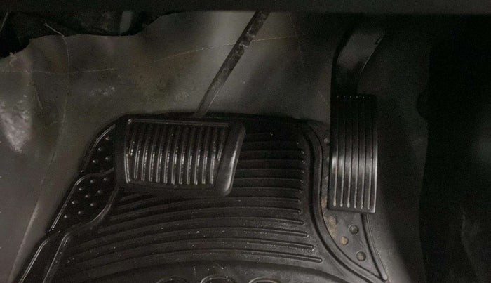 2017 Hyundai Grand i10 SPORTZ (O) AT 1.2 KAPPA VTVT, Petrol, Automatic, 61,569 km, Pedals