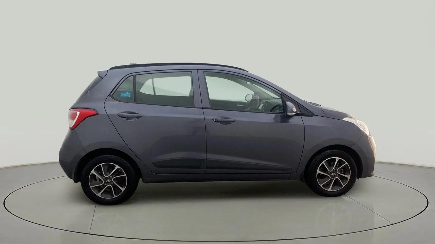 2017 Hyundai Grand i10 SPORTZ (O) AT 1.2 KAPPA VTVT, Petrol, Automatic, 61,569 km, Right Side