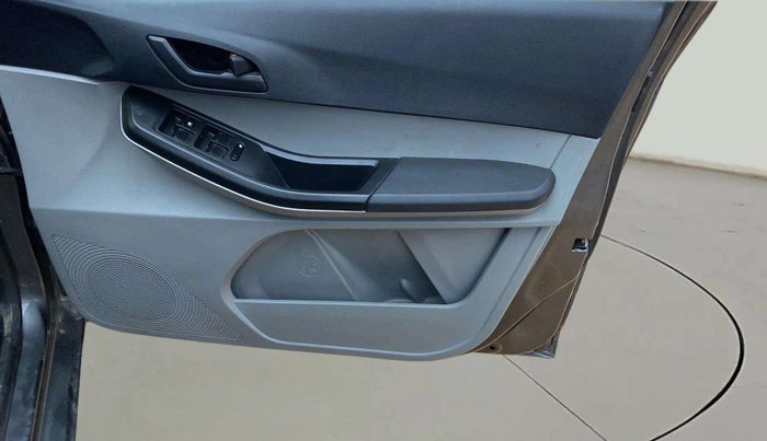 2022 Tata Tiago XT CNG, CNG, Manual, 43,369 km, Driver Side Door Panels Control