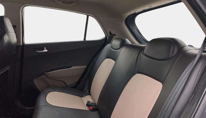 2019 Hyundai Grand i10 SPORTZ 1.2 KAPPA VTVT, Petrol, Manual, 31,997 km, Right Side Rear Door Cabin