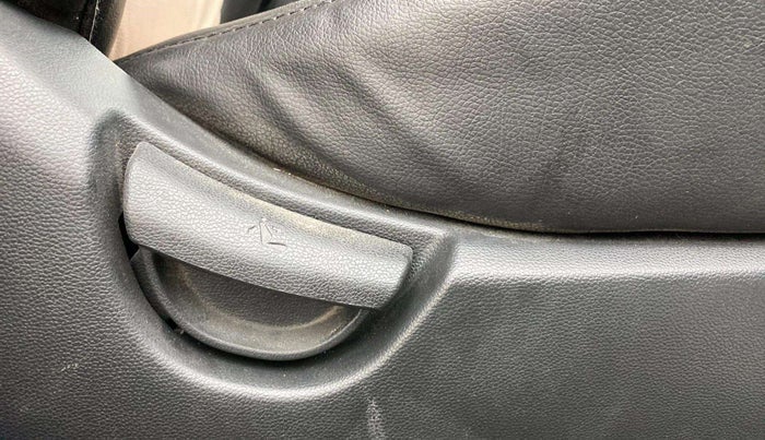 2019 Hyundai Grand i10 SPORTZ 1.2 KAPPA VTVT, Petrol, Manual, 31,997 km, Driver Side Adjustment Panel
