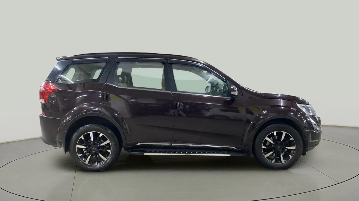 2019 Mahindra XUV500 W11 AT, Diesel, Automatic, 55,771 km, Right Side View
